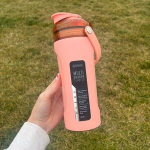 BrüMate Guava Multishaker